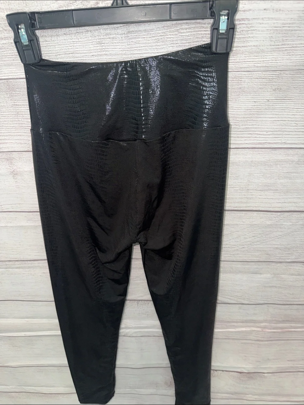 Black High-Waist Shiny Snake print Textured Leggings
